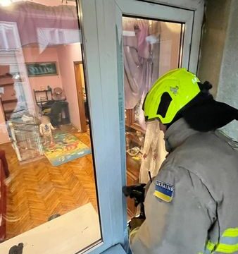 Рятувальники надали допомогу з відкривання дверей квартири, всередині якої перебувала малолітня дитина