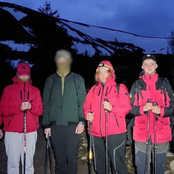 Гірські рятувальники надали допомогу групі туристів із Рівненської області під час спуску з Говерли
