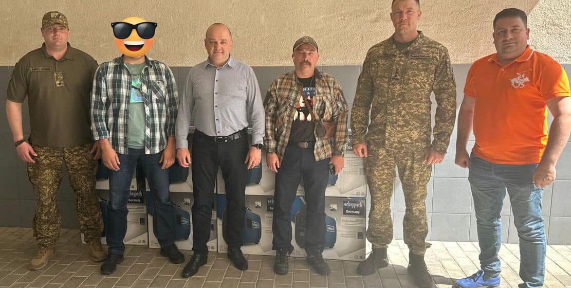 Головний Держсанлікар Прикарпаття передав чергову партію переносних генераторів нашим захисникам