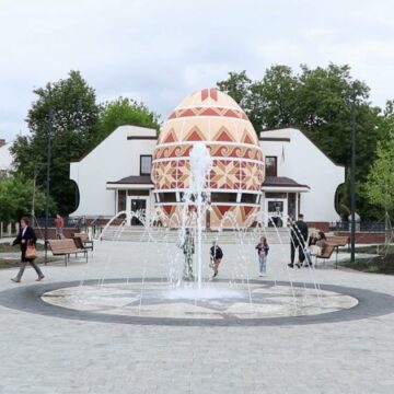 У Коломиї з’явився сухий фонтан У Коломиї з’явився сухий фонтан