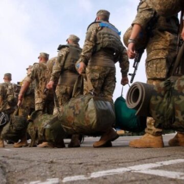 Незамінні люди