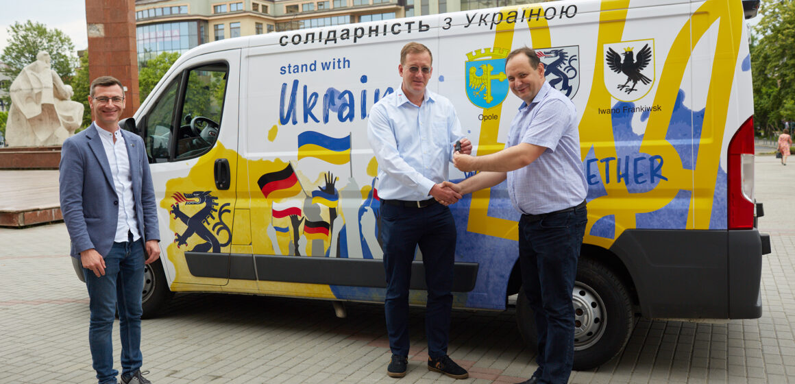 Німецька допомога: Інгольштадт подарував Франківську авто для ремонту автобусів на лінії (ФОТО)