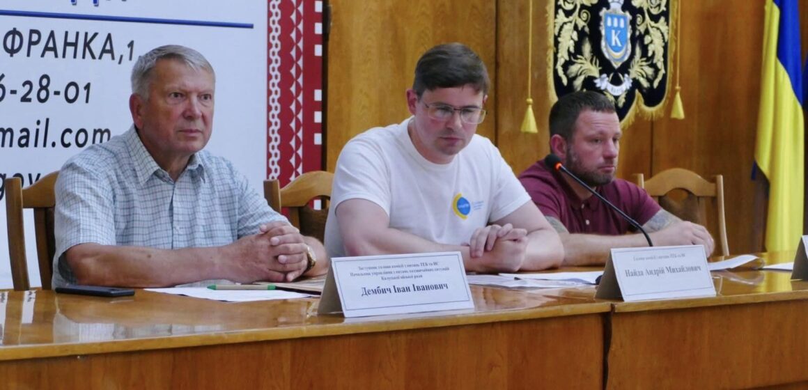Є загроза масового звільнення працівників із очисних ТОВ «Карпатнафтохім»: у Калуші відбулось позачергове засідання комісії ТЕБ та НС