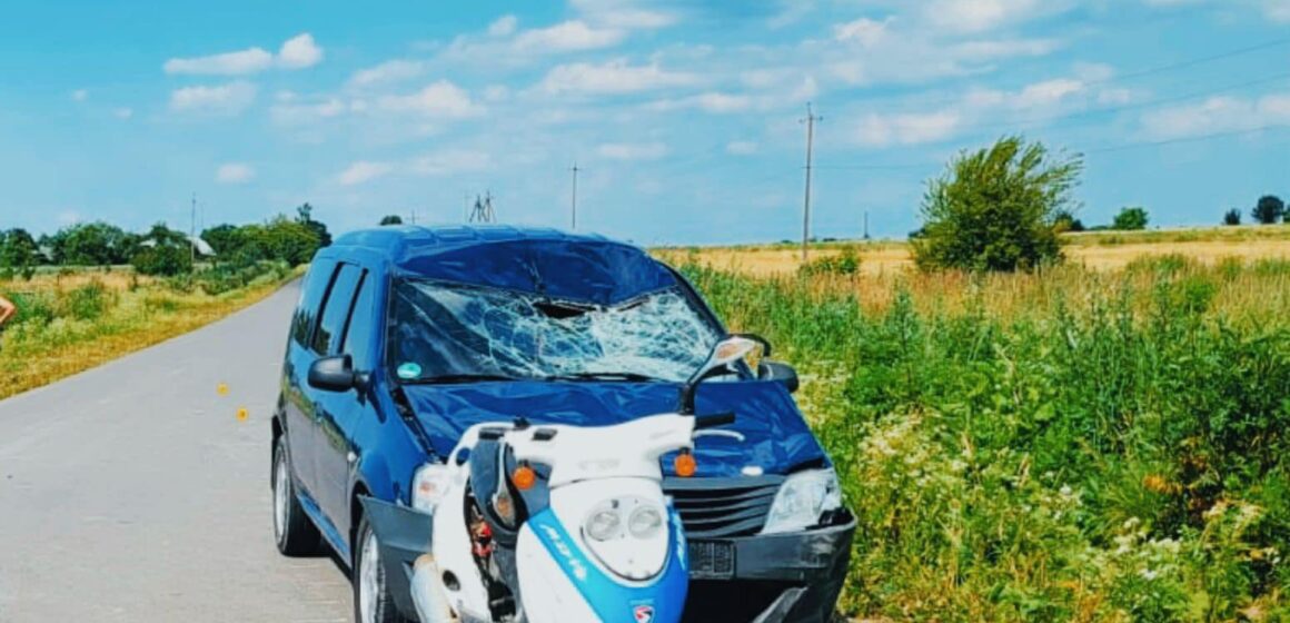 На Калущині у автопригоді травмувались керманич та пасажирка мопеда: поліція розпочала розслідування