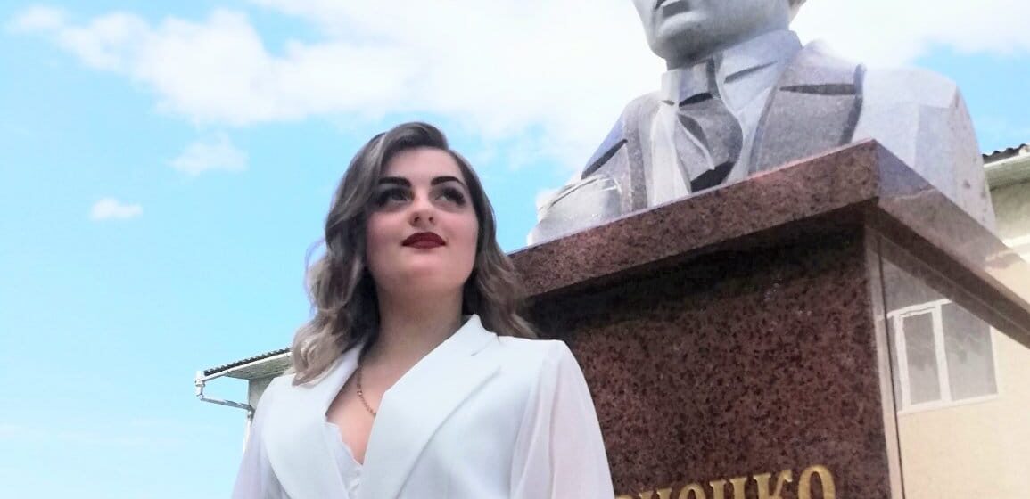 Юна співачка Наталія Мандзюк з Надвірнянщини провела черговий благодійний концерт на підтримку ЗСУ (ФОТО)