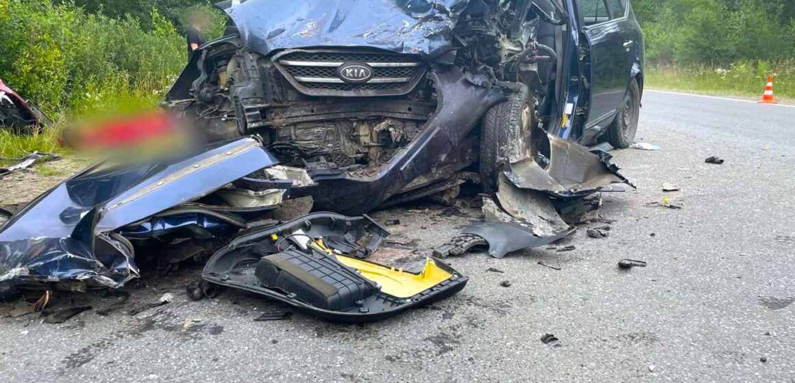 Автотроща на Івано-Франківщині: один водій загинув, другого – госпіталізовано (ФОТО)