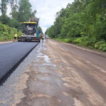Цього тижня на чотирьох автошляхах області залатають вибоїни