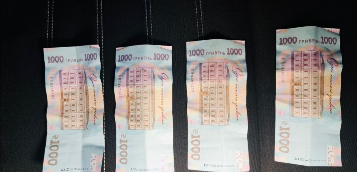 Двоє керманичів напідпитку намагались відкупитись хабарем Двоє керманичів напідпитку намагались відкупитись хабарем