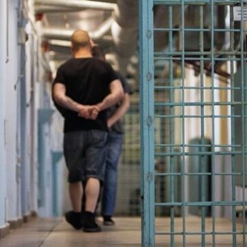Чотирьох прикарпатців, що відбувають термін за гратами, звільнять для служби в ЗСУ Чотирьох прикарпатців, що відбувають термін за гратами, звільнять для служби в ЗСУ