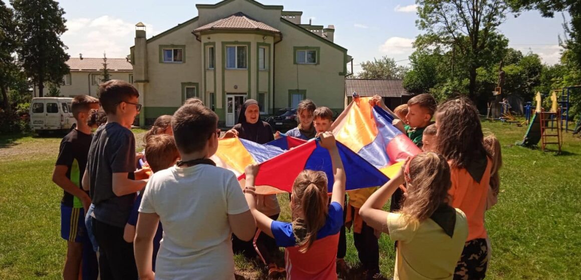 Діти Бурштинської громади розпочали літні канікули з Богом