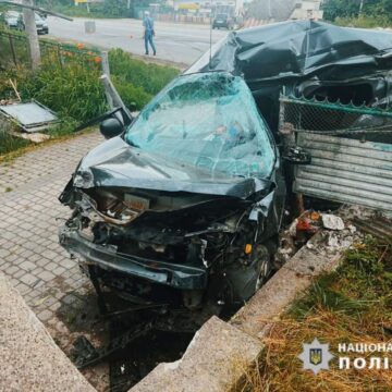 В аварії у Драгомирчанах загинула водійка авто В аварії у Драгомирчанах загинула водійка авто