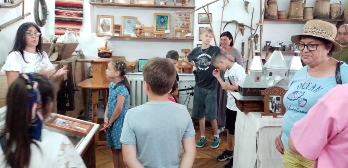 Родини загиблих захисників з Городенківської громади познайомились з культурною та історичною спадщиною Печеніжина