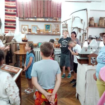 Родини загиблих захисників з Городенківської громади познайомились з культурною та історичною спадщиною Печеніжина