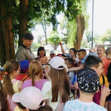 Міський голова Калуша прийшов на пікнік до малечі з оздоровчого табору «Мінерленд»