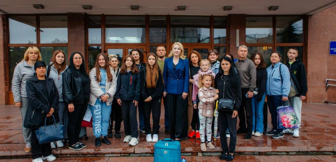 «Турбота про родину Героя»: на відпочинок у Карпати вирушили дві сім’ї та 10 дітей прикарпатських захисників