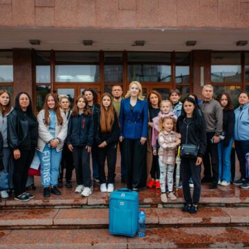 «Турбота про родину Героя»: на відпочинок у Карпати вирушили дві сім’ї та 10 дітей прикарпатських захисників
