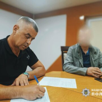 Поліцейські встановили правопорушника, який попри заборону, запустив у Калуші феєрверк