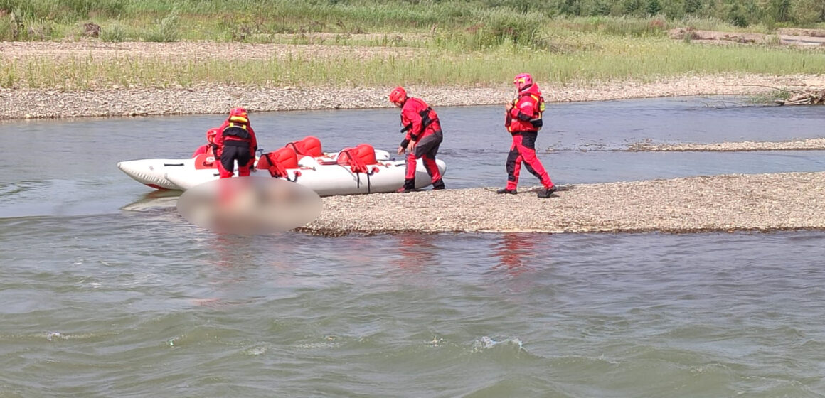 Водолази виявили тіло 17-річного хлопця, котрий зник на річці Черемош