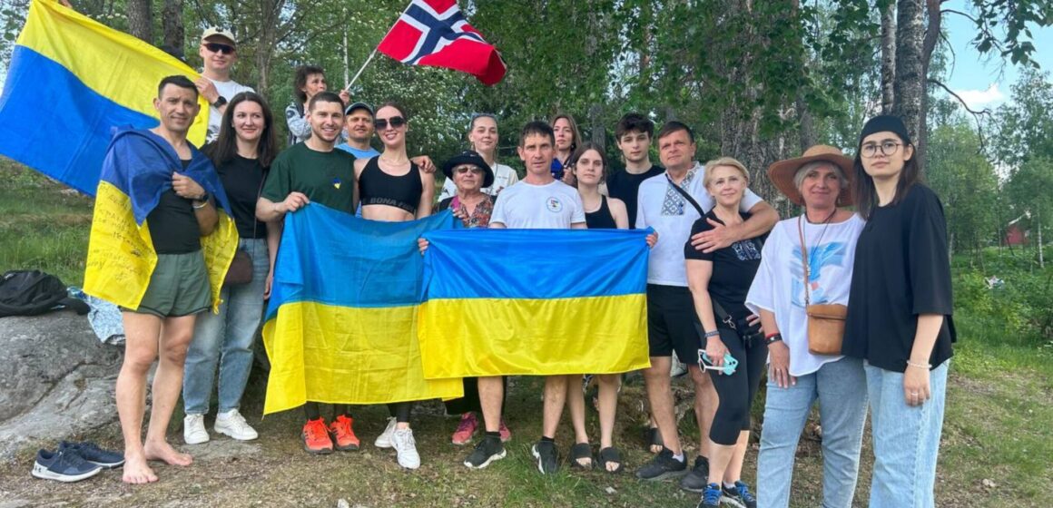 Ультрамарафонець із Прикарпаття організував забіг з українськими прапорами у Норвегії Ультрамарафонець із Прикарпаття організував забіг з українськими прапорами у Норвегії