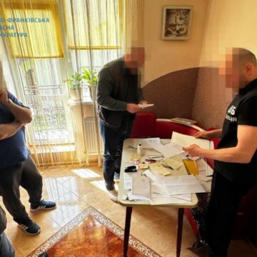 «Виготовив» за 700 доларів водійське посвідчення: на Прикарпатті судитимуть поліцейського (ФОТО)