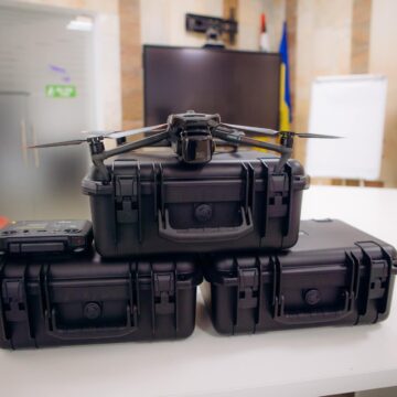 З Івано-Франківської ОДА передали захисникам квадрокоптери на майже 2,5 млн грн