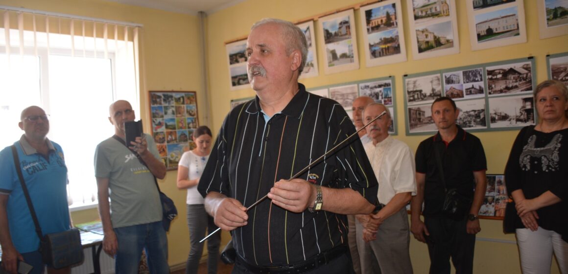 “Гуцулія в фотооб’єктиві” – у Надвірній презентував свою унікальну виставку місцевий фотограф Михайло Лукач