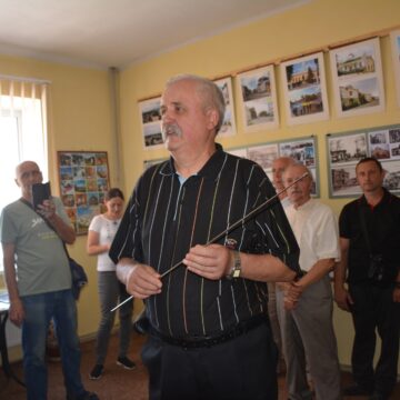 “Гуцулія в фотооб’єктиві” – у Надвірній презентував свою унікальну виставку місцевий фотограф Михайло Лукач