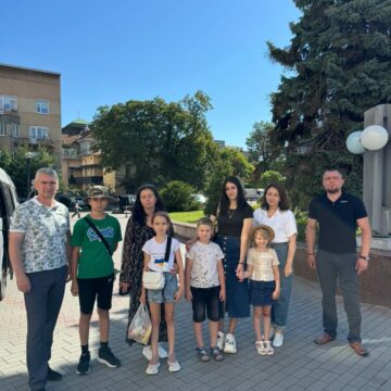 У Карпати на відпочинок вирушили дві родини загиблих Героїв України
