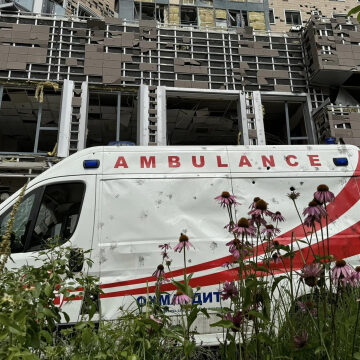 “Чужої біди не буває”: Надвірнянська громада долучається до збору грошей на відновлення дитячої лікарні «Охматдит»