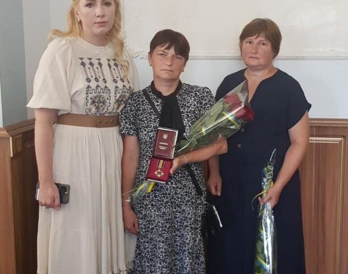 Трьох полеглих захисників з Галицької громади нагороджено почесними відзнаками