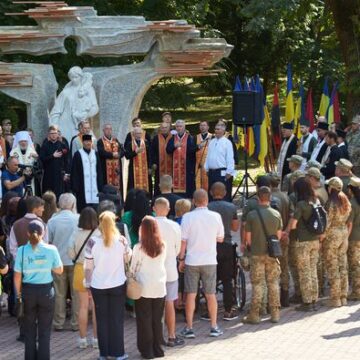 Велика жертва заради Української Держави – у Івано-Франківську помолились за полеглих захисників Велика жертва заради Української Держави – у Івано-Франківську помолились за полеглих захисників