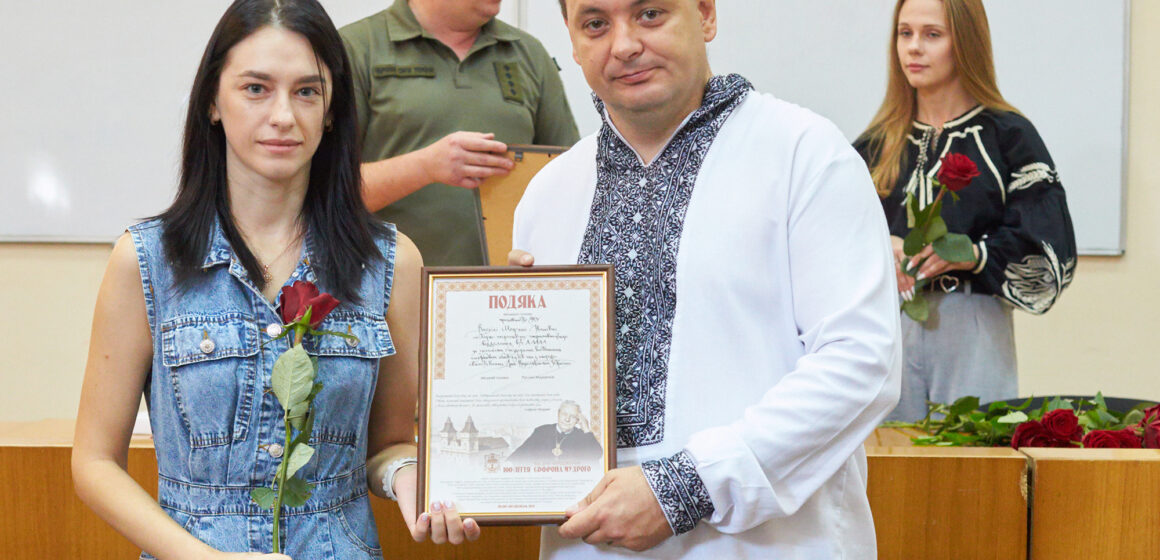 Міський голова Івано-Франківська вручив відзнаки «За честь і звитягу» та подяки військовим медикам