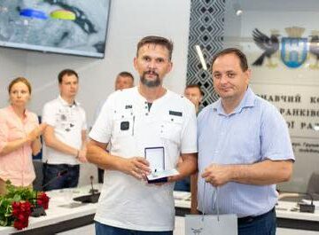 Міський голова Івано-Франківська вручив відзнаки «За честь і звитягу» та «Творимо перемогу разом» Міський голова Івано-Франківська вручив відзнаки «За честь і звитягу» та «Творимо перемогу разом»