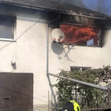 На пожежі в Івано-Франківському районі постраждала літня жінка