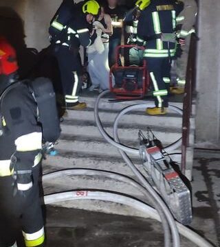 На пожежі у Франківську вогнеборці евакуювали 21 особу, з них 3 дитини,  2 особи постраждали