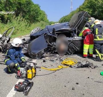 Деблокували тіла 2 загиблих: надзвичайники ліквідували наслідки смертельної ДТП у  Ямницькій ТГ