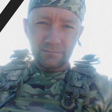 На Івано-Франківщину “на щиті” повертається з війни сапер Валерій Заїка