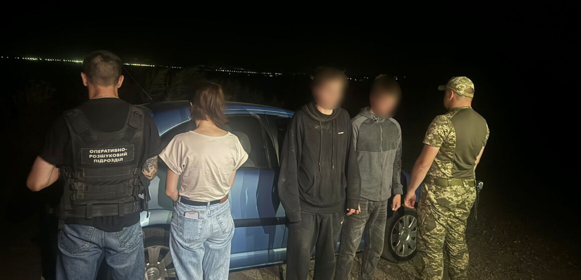 Двох прикарпатців затримали на кордоні з Румунією Двох прикарпатців затримали на кордоні з Румунією
