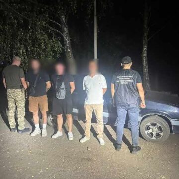 Намагався переплисти Тису: на кордоні з Румунією прикордонники затримали прикарпатця
