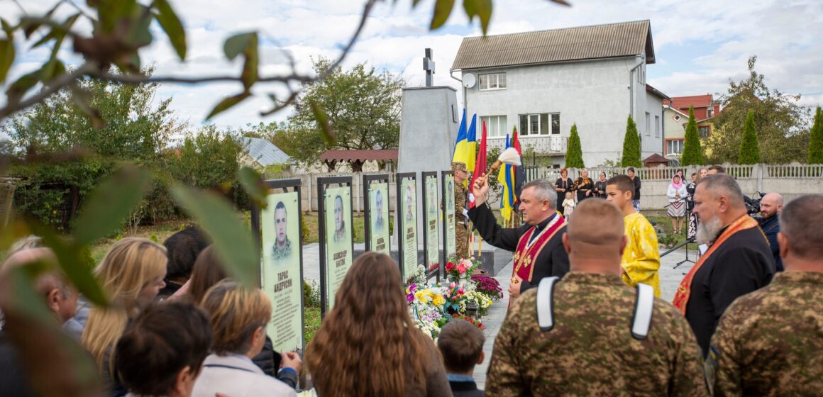 У Братківцях відкрили пам’ятну дошку загиблому Захиснику України Тарасу Андрусяку