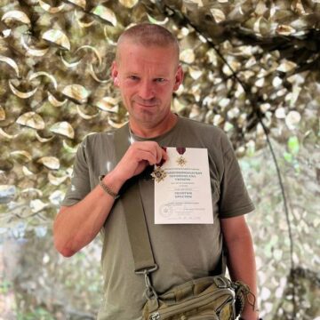 12 днів утримував вогневу позицію: солдата з Прикарпаття Ігоря Цюрака нагороджено «Золотим хрестом»