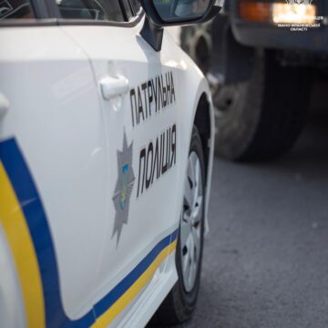 На вулиці Бандери поліцейські виявили п’яного водія без права кермування