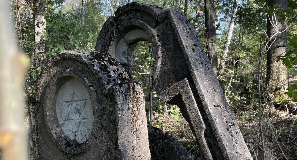Скільки на Івано-Франківщині збереглося єврейських кладовищ Скільки на Івано-Франківщині збереглося єврейських кладовищ