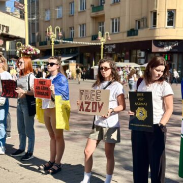 “Полон страшний, а не почесний”: у Франківську відбулась чергова акція-нагадування про військовополонених та зниклих безвісти 