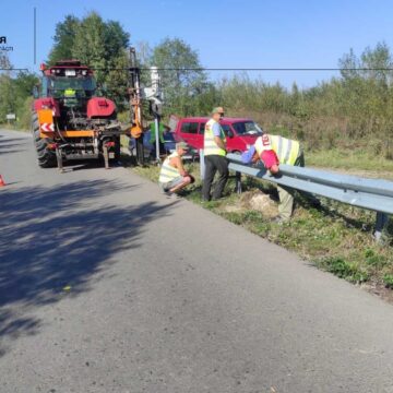 У Дзвинячі на автодорозі Р-38 Богородчани — Гута встановлюють нове бар’єрне огородження