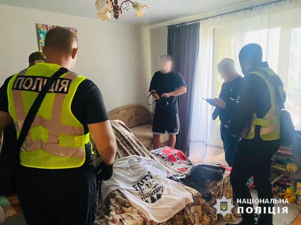 Поліцейські затримали зловмисника, який наніс іванофранківцю удар ножем в живіт Поліцейські затримали зловмисника, який наніс іванофранківцю удар ножем в живіт