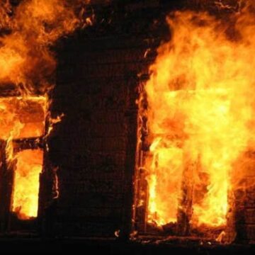 На Прикарпатті під час пожежі виявлено тіло 26-річного чоловіка, ще одна особа постраждала