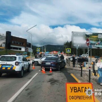 В ДТП за минулу добу постраждали пасажирка автівки та дівчинка-пішохід