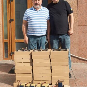 Міський голова Івано-Франківська передав 30 дронів правоохоронцям ГУНП в Івано-Франківській області