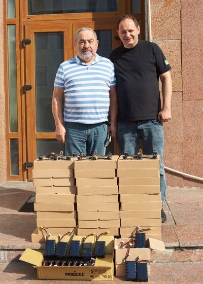 Міський голова Івано-Франківська передав 30 дронів правоохоронцям ГУНП в Івано-Франківській області